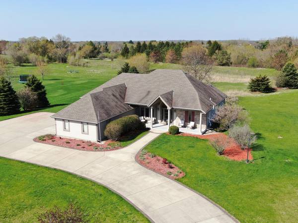 W349S8153 N Whitetail Dr, Eagle, WI 53119