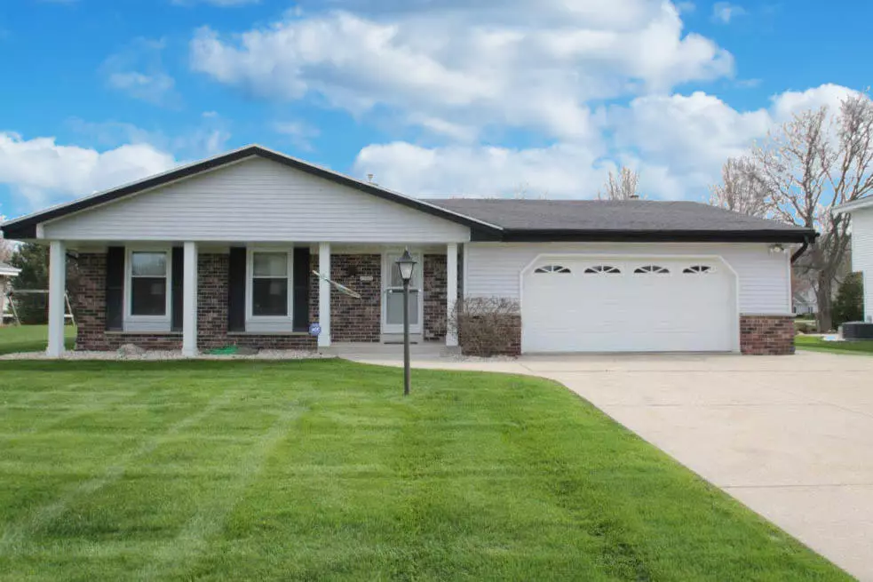 New Berlin, WI 53151,15105 W Maple Ridge Rd