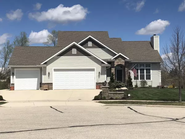 520 Evergreen Ter, Kewaskum, WI 53040