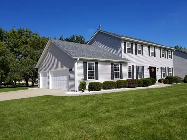 1860 Sunset Dr, Twin Lakes, WI 53181