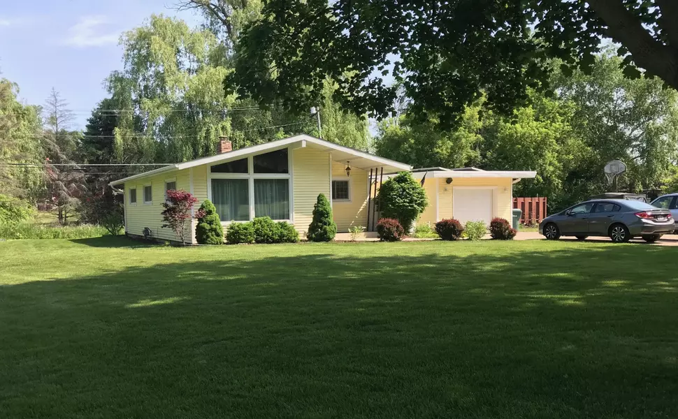 8865 W Forest Home Ave, Greendale, WI 53129