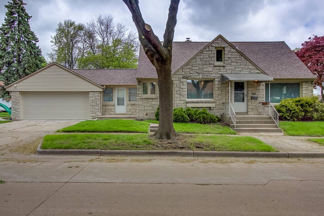 8000 W Melvina St, Milwaukee, WI 53222