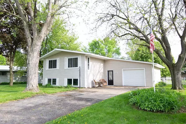 804 Lancaster St, Campbell, WI 54603