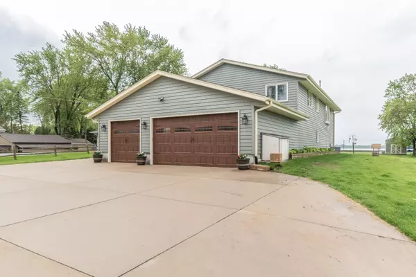 7710 E Wind Lake Rd, Norway, WI 53185