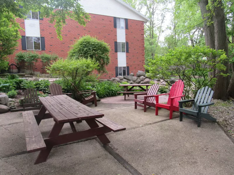 1321 W Main St Unit 201, Lake Geneva, WI 53147