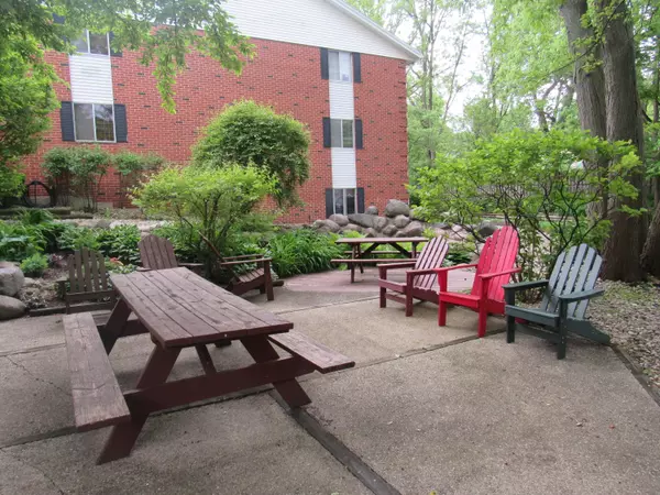 Lake Geneva, WI 53147,1321 W Main St Unit 201