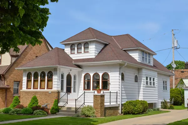 2826 N 71st St, Milwaukee, WI 53210