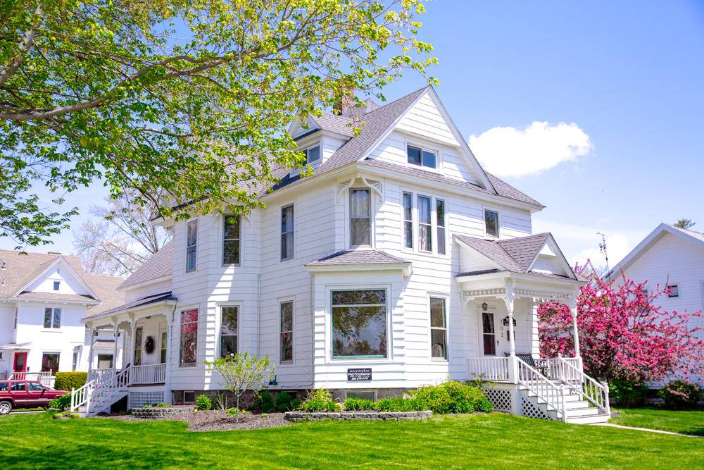 Elkhorn, WI 53121,102 E Court St
