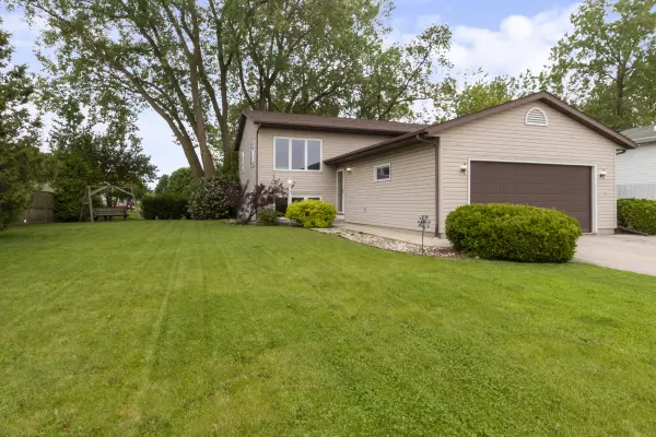 428 N Patricia St, Elkhorn, WI 53121