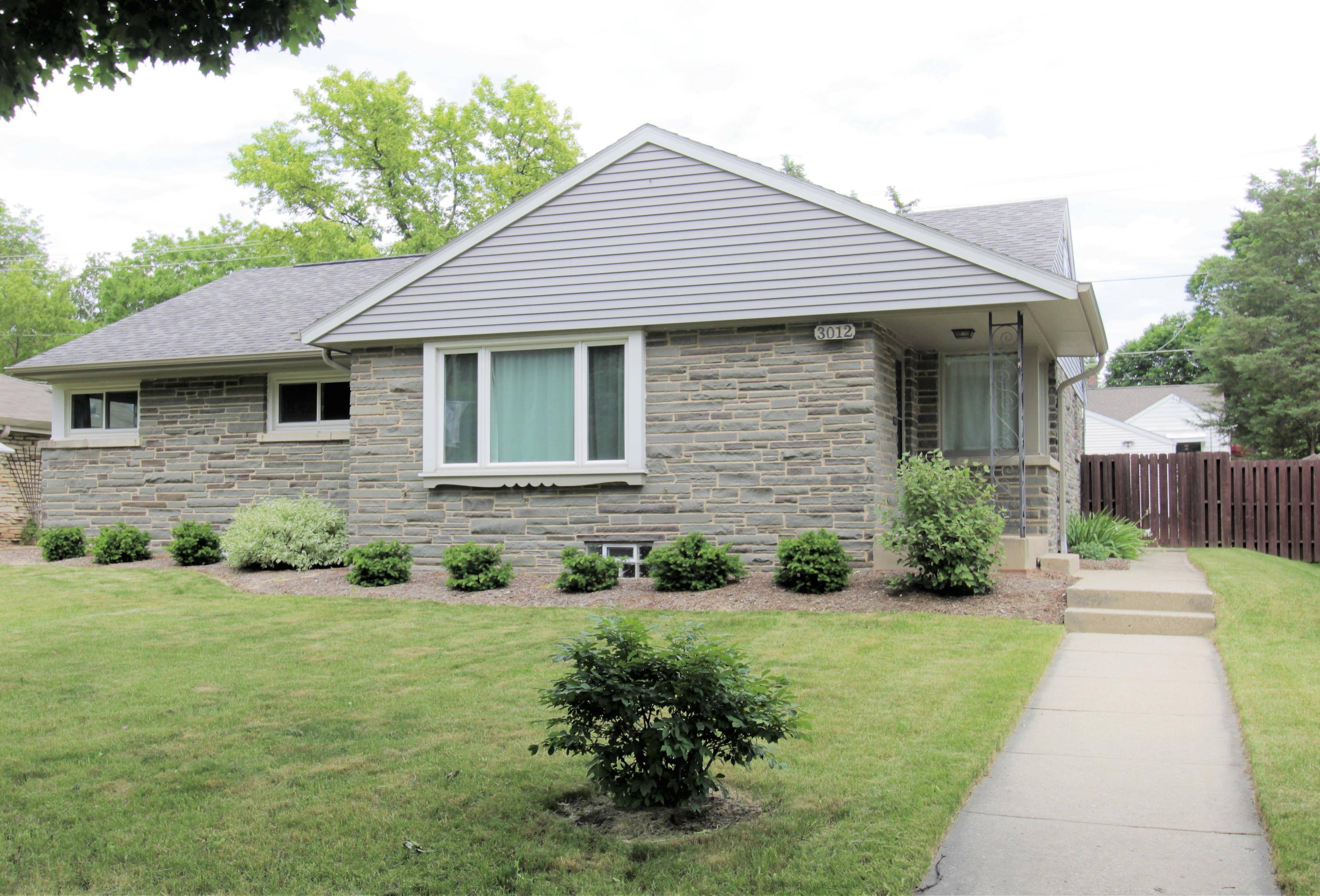 3012 N 92nd ST, Milwaukee, WI 53222
