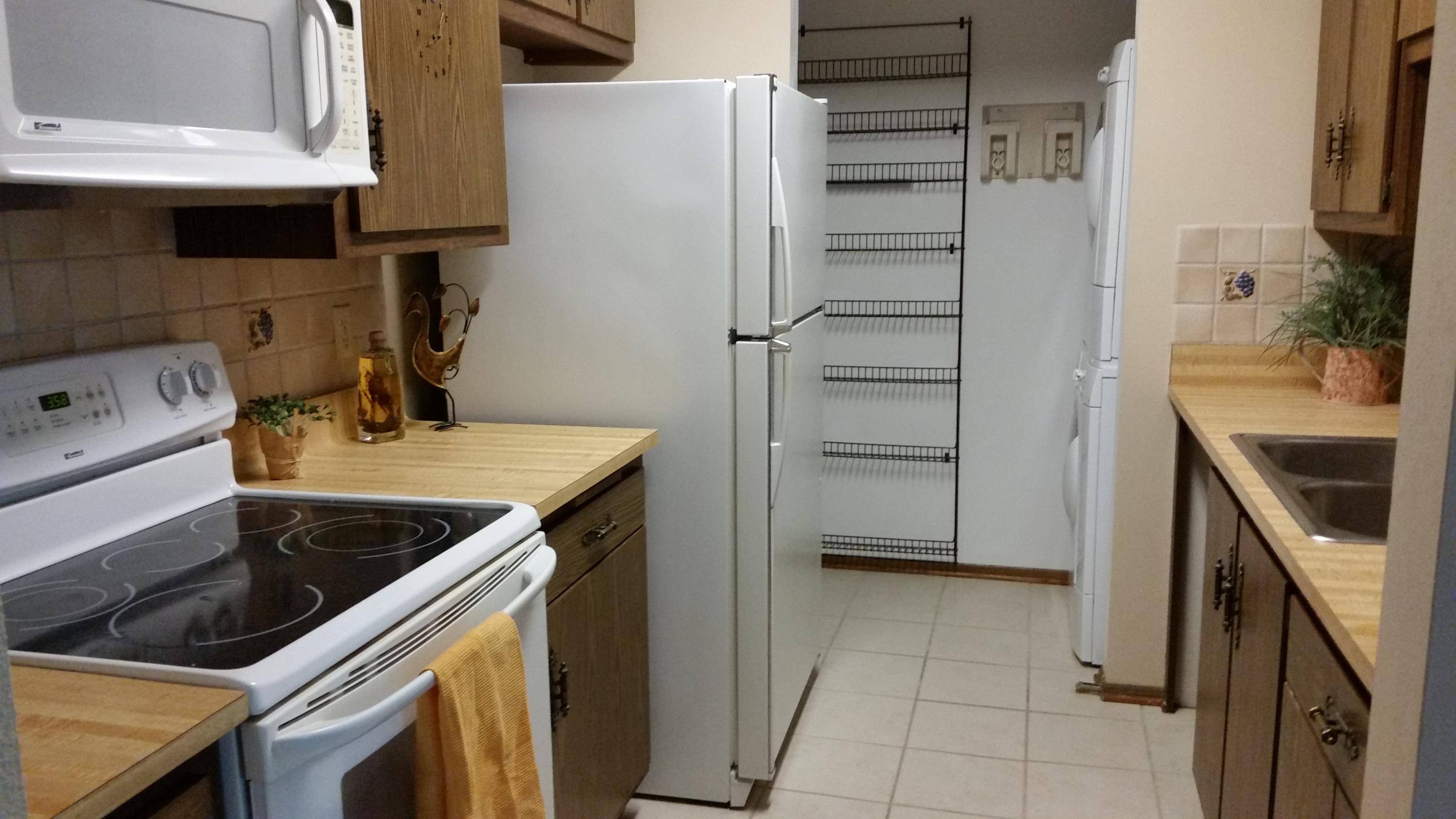 1686 S Coachlight Dr, New Berlin, WI 53151