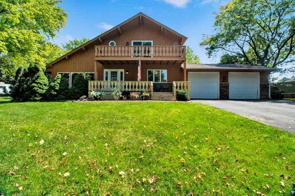 1814 Woodsfield Dr, Richfield, WI 53076