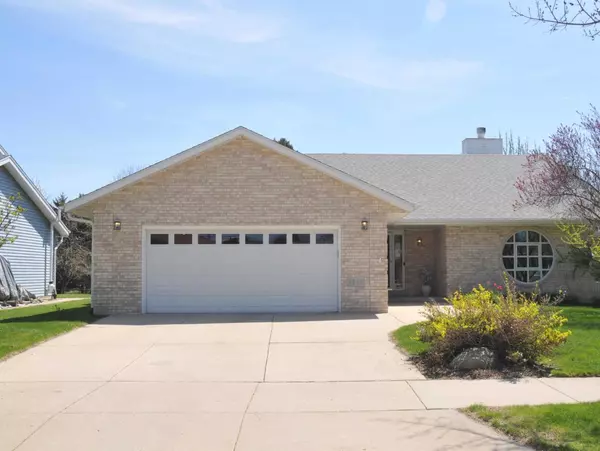 5626 S Rosewood Ave, Cudahy, WI 53110