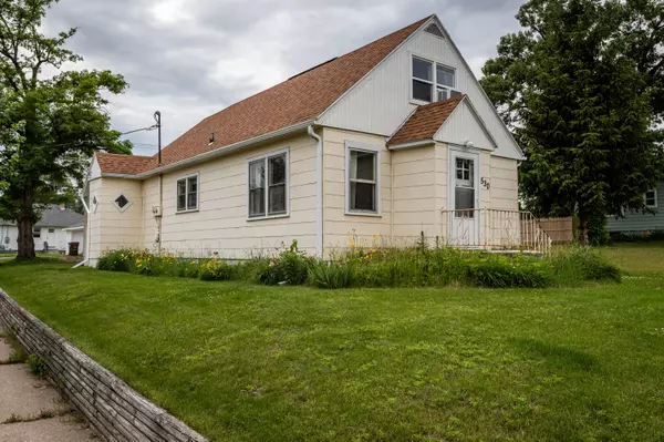 530 S 9th Ave, Onalaska, WI 54650