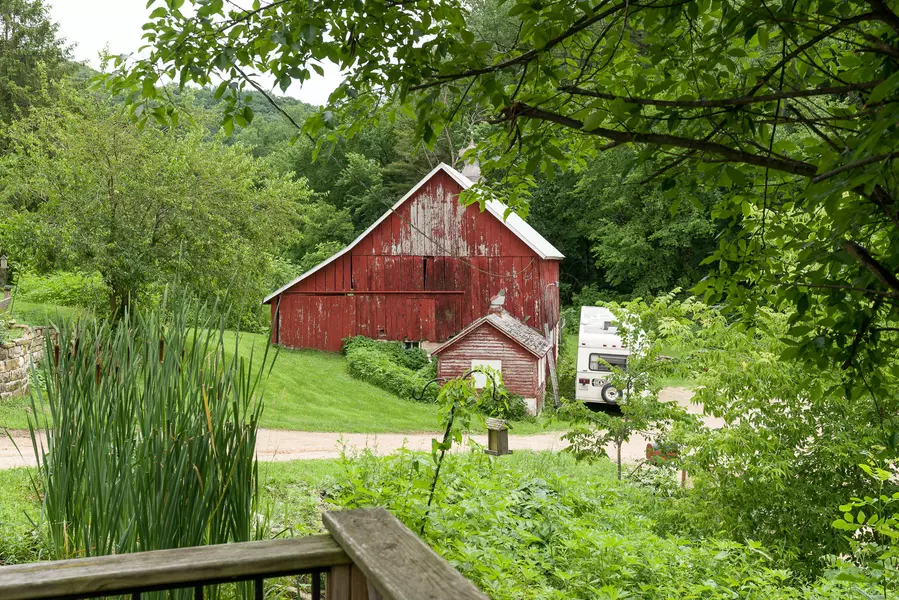 W1276 Hillside Ln, Bergen, WI 54658