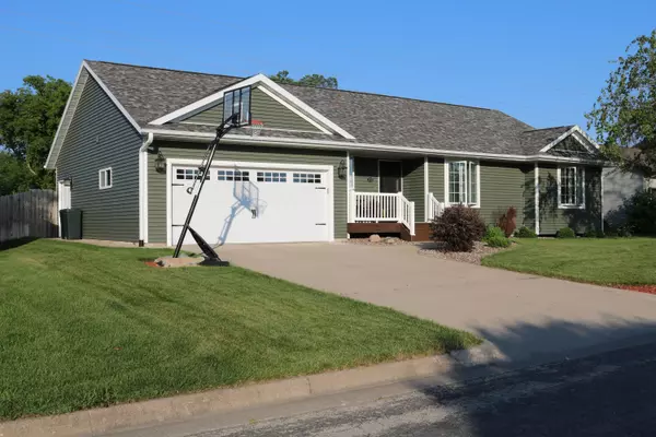 2723 Pleasant Dr S, Holmen, WI 54636