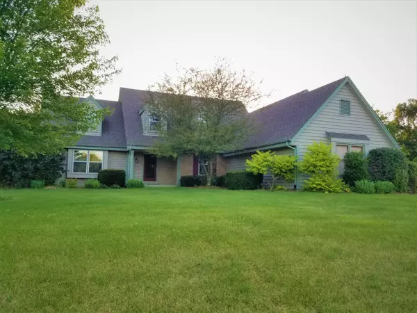 W329N4027 High Hill Ct, Nashotah, WI 53058