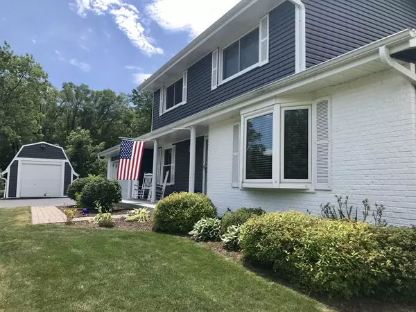 W325S6943 Westgate Dr, Mukwonago, WI 53149