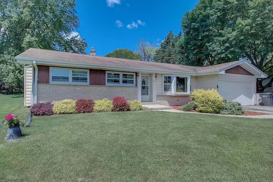 W133S6451 Saroyan Ct, Muskego, WI 53150