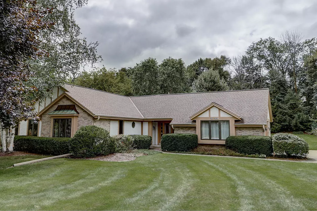 Pewaukee, WI 53072,N33W23821 Fieldside Rd