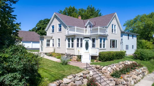 541 N Powers St, Port Washington, WI 53074