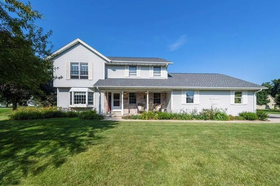 1638 Wood Ridge Ln, Lyons, WI 53105