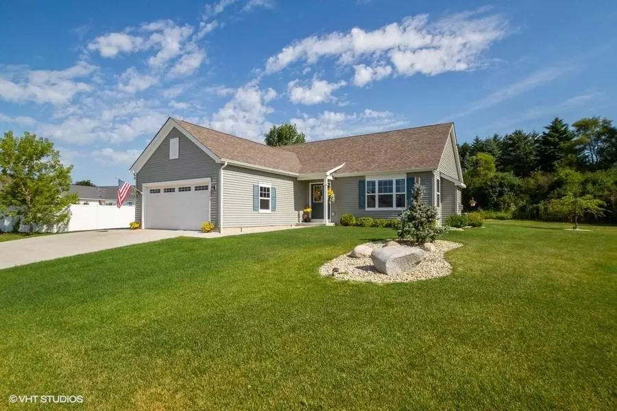 703 S Sugarpine Way, Elkhorn, WI 53121