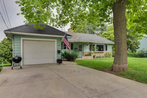 210 W Walnut St, Horicon, WI 53032