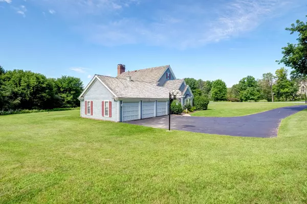 Delafield, WI 53188,N10W29887 St James Ct