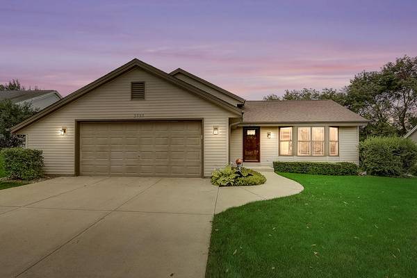 2737 Brighton Dr, Waukesha, WI 53188