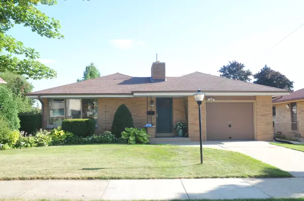 3933 E Adams Ave, Cudahy, WI 53110