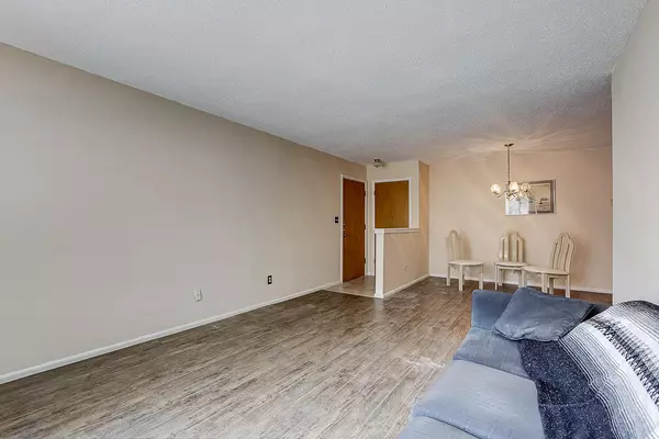 Lake Geneva, WI 53147,255 Elmwood Ave Unit 102