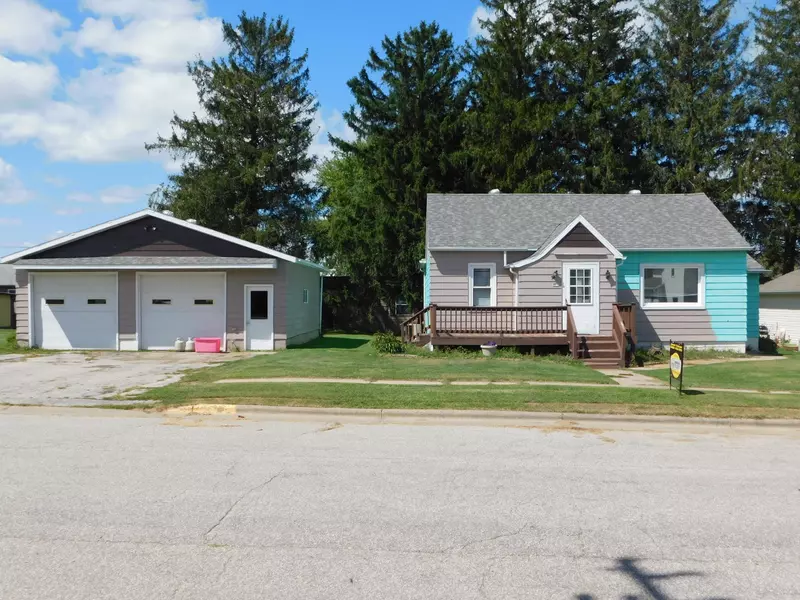 817 Cremer Ave, Cashton, WI 54619