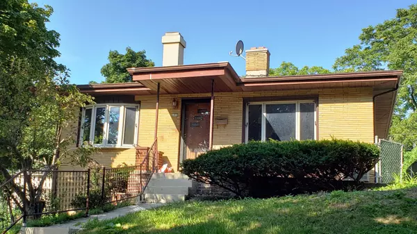 177 S 61st St, Milwaukee, WI 53214