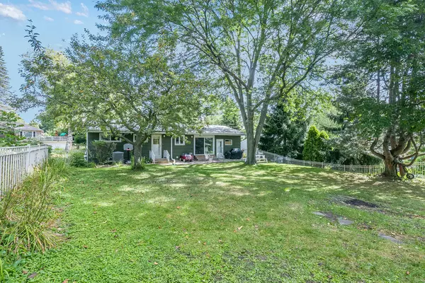 Greendale, WI 53129,6711 Daffodil Ln