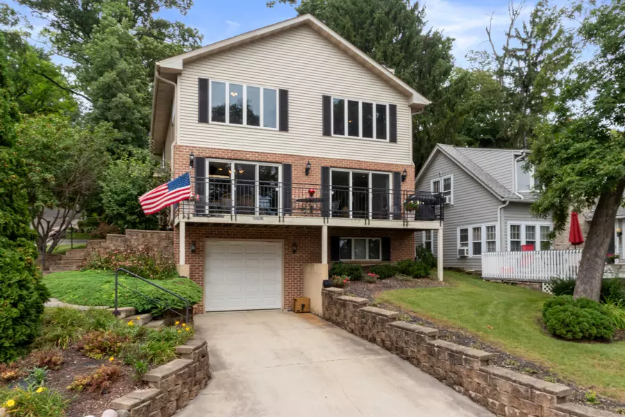 W4298 Oriole Dr, Linn, WI 53147