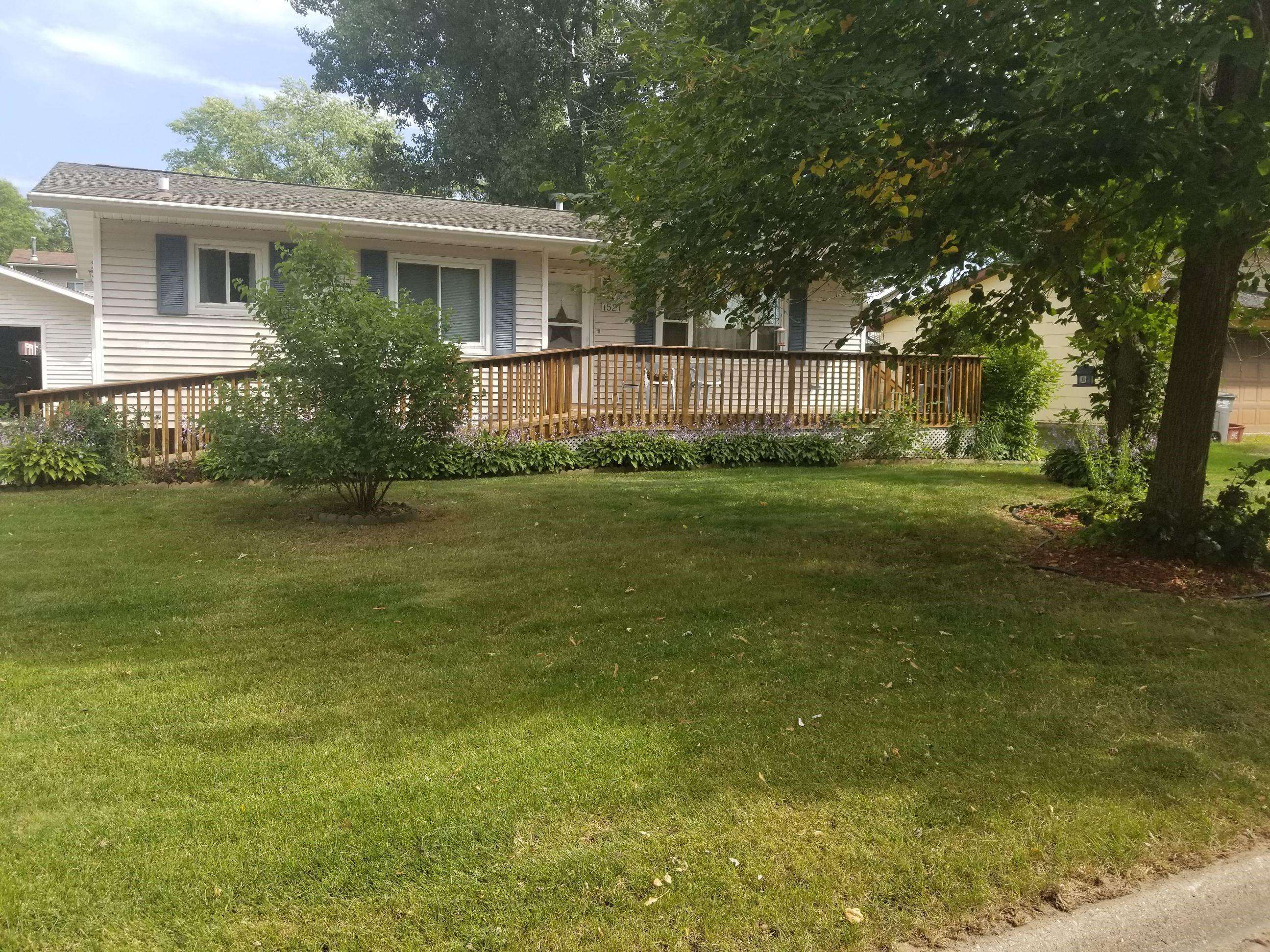 1521 Cliffview Dr, Holmen, WI 54636