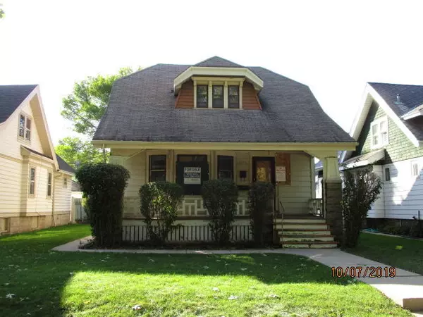 2853 N 38th St, Milwaukee, WI 53210