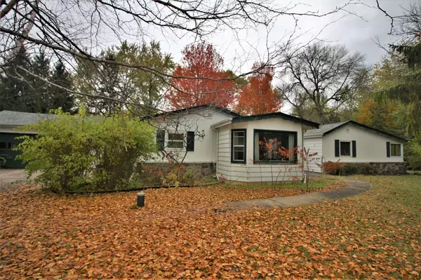 9154 N Pelham Pkwy, Bayside, WI 53217