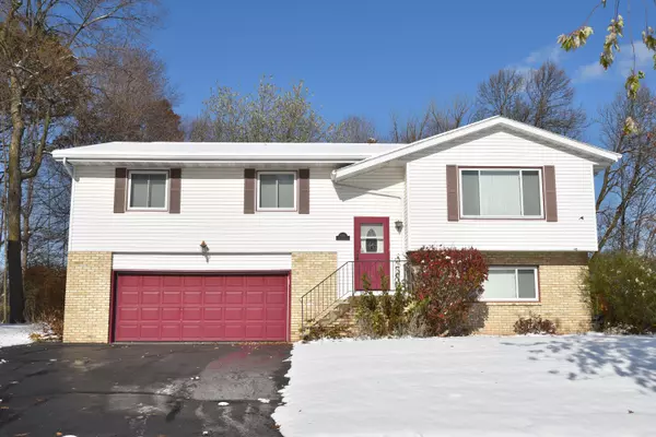 1416 Hans St, West Bend, WI 53090