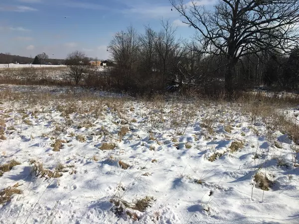 519 Emerald Pt Unit Lt28, Kewaskum, WI 53040