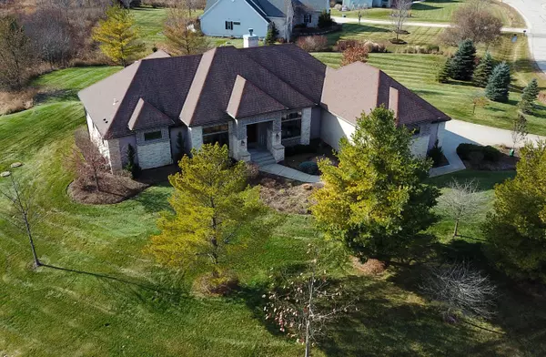 119 Preserve Ct, Grafton, WI 53024