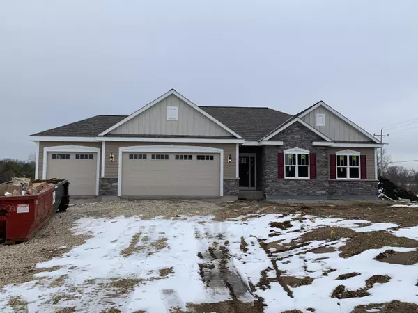 2250 Farmlane Dr, Slinger, WI 53086