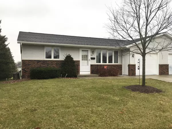 525 N 13th St, Oostburg, WI 53070