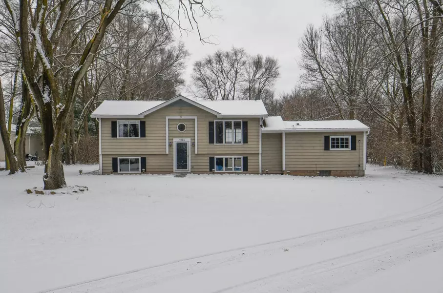 N1024 Old 26 Rd, Koshkonong, WI 53538