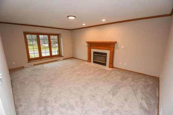 Franklin, WI 53132,7556 W Pineberry Ridge