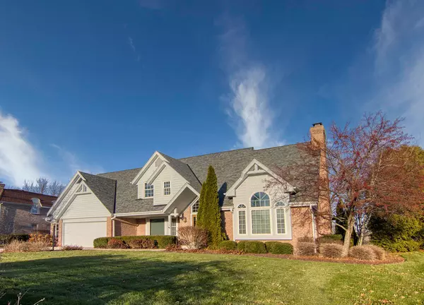 3614 W Marseilles Dr, Mequon, WI 53092