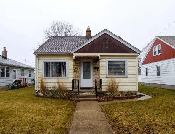 222 Douglass Ave, Waukesha, WI 53186