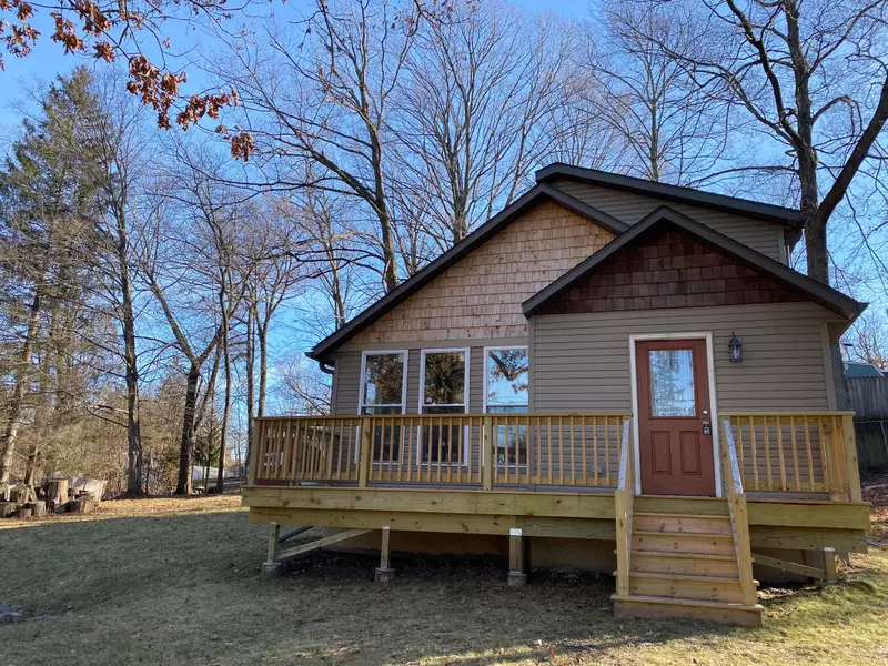 508 Oakwood Trl, Twin Lakes, WI 53181