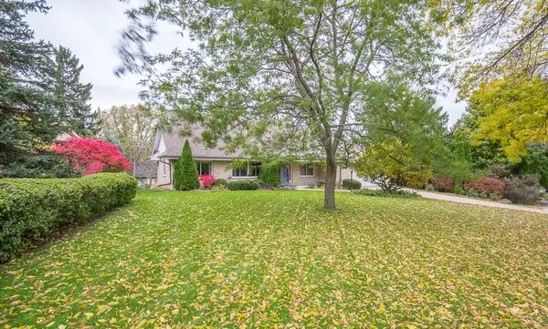 Wauwatosa, WI 53222,3100 N Knoll Ter